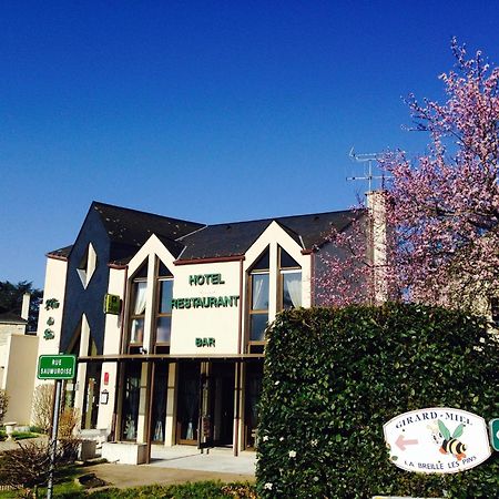 Logis Hotel Restaurant L'Oree Des Bois La Breille-les-Pins 외부 사진