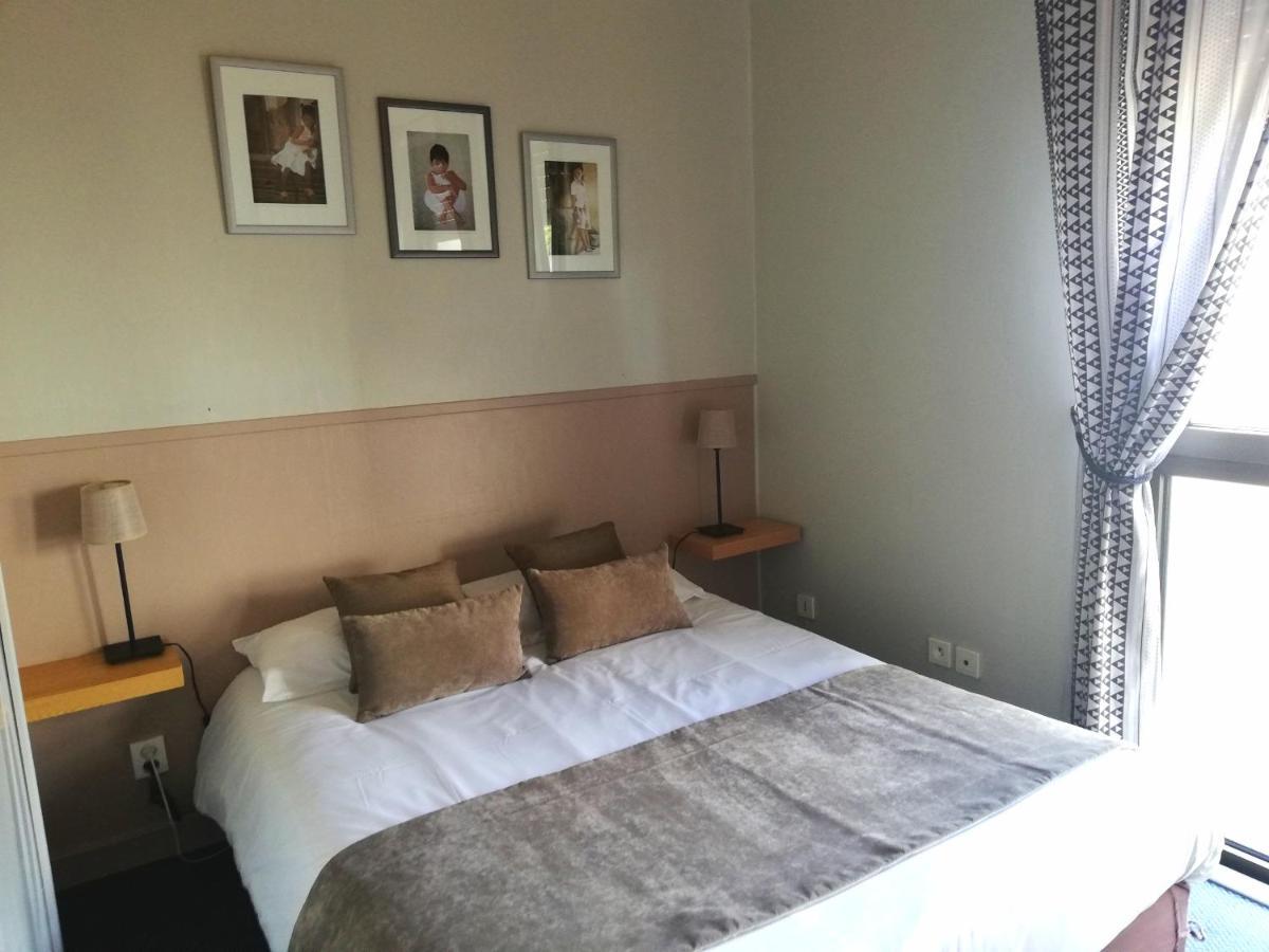 Logis Hotel Restaurant L'Oree Des Bois La Breille-les-Pins 외부 사진