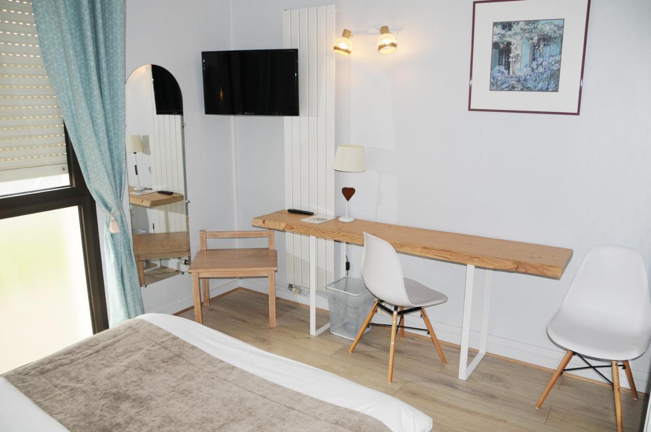 Logis Hotel Restaurant L'Oree Des Bois La Breille-les-Pins 외부 사진
