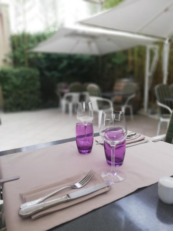 Logis Hotel Restaurant L'Oree Des Bois La Breille-les-Pins 외부 사진