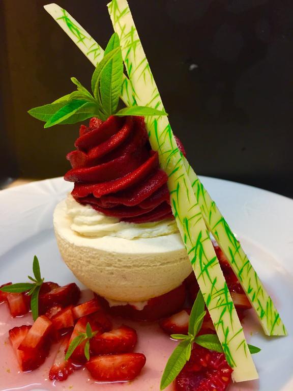 Logis Hotel Restaurant L'Oree Des Bois La Breille-les-Pins 외부 사진