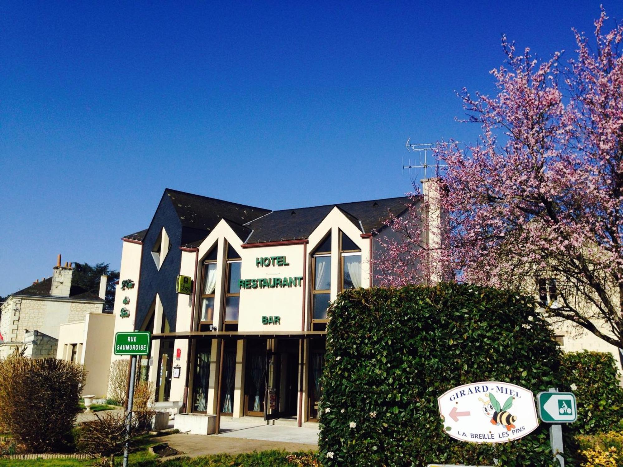 Logis Hotel Restaurant L'Oree Des Bois La Breille-les-Pins 외부 사진
