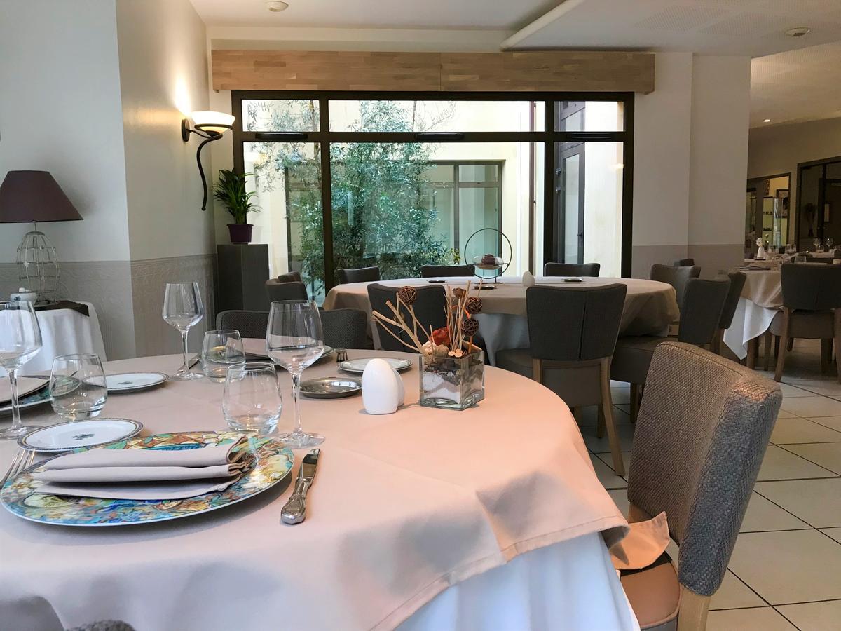 Logis Hotel Restaurant L'Oree Des Bois La Breille-les-Pins 외부 사진