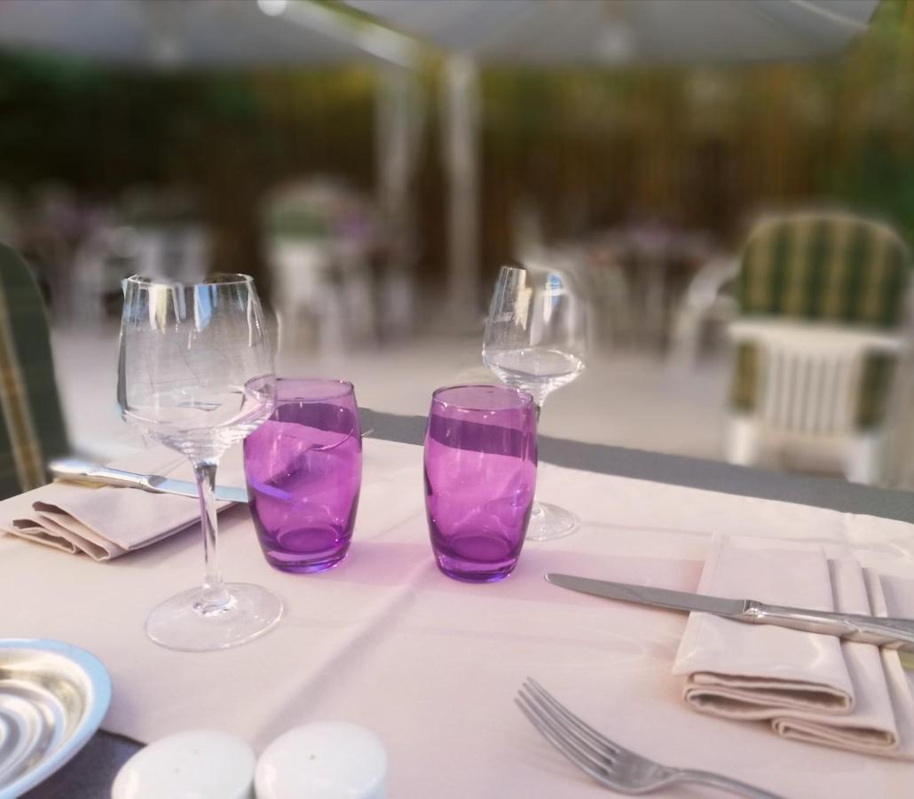 Logis Hotel Restaurant L'Oree Des Bois La Breille-les-Pins 외부 사진