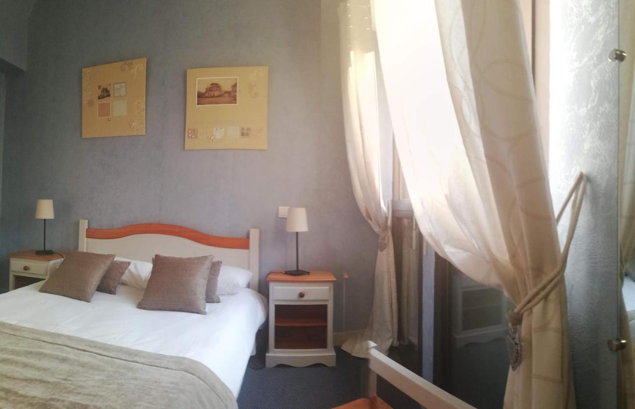Logis Hotel Restaurant L'Oree Des Bois La Breille-les-Pins 외부 사진